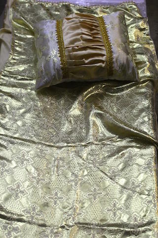 Комплект в гроб Купеческий покрывало подушка