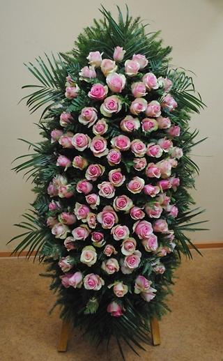 Венок из розовых роз 160 см